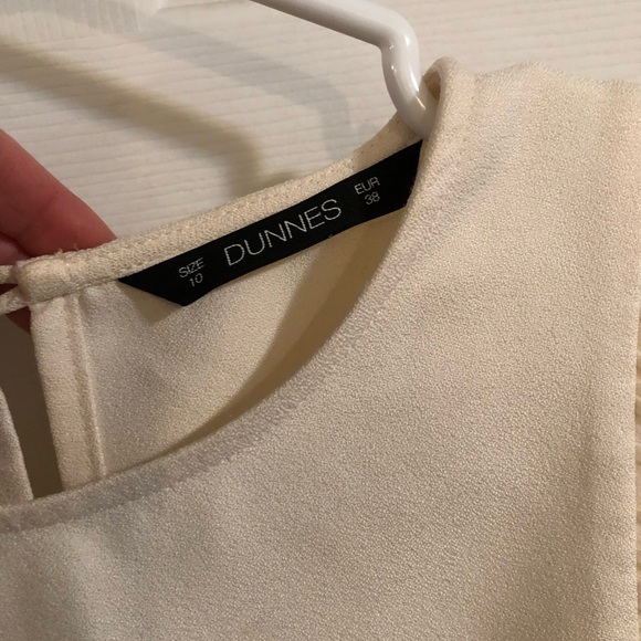 Cream dress - Picture 4 of 4